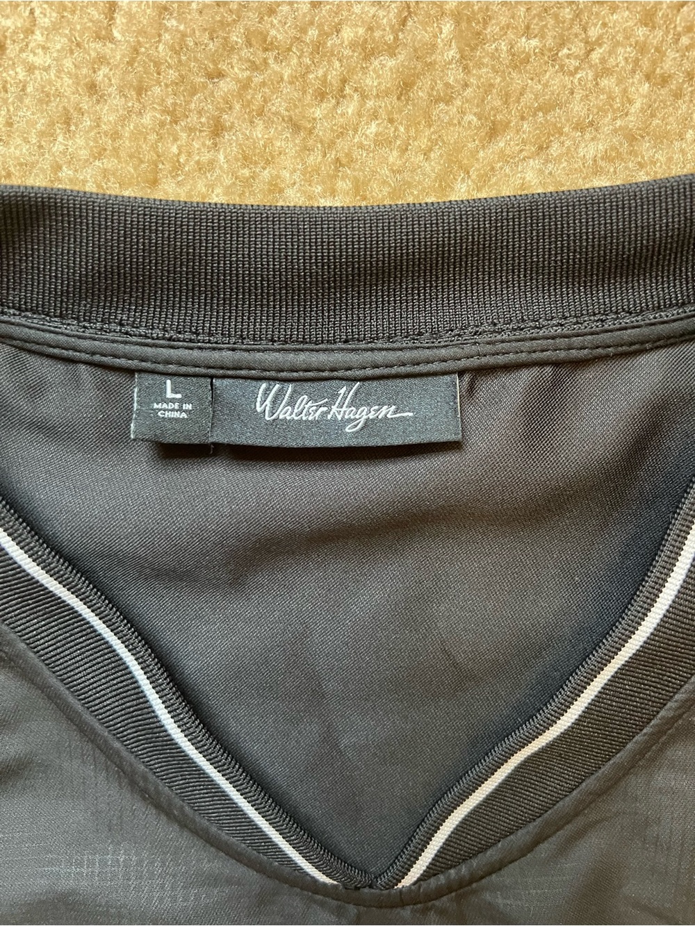 Walter Hagen Men’s Size L Black V-Neck Long Sleeve Golf Windshirt Pullover - Picture 4 of 7